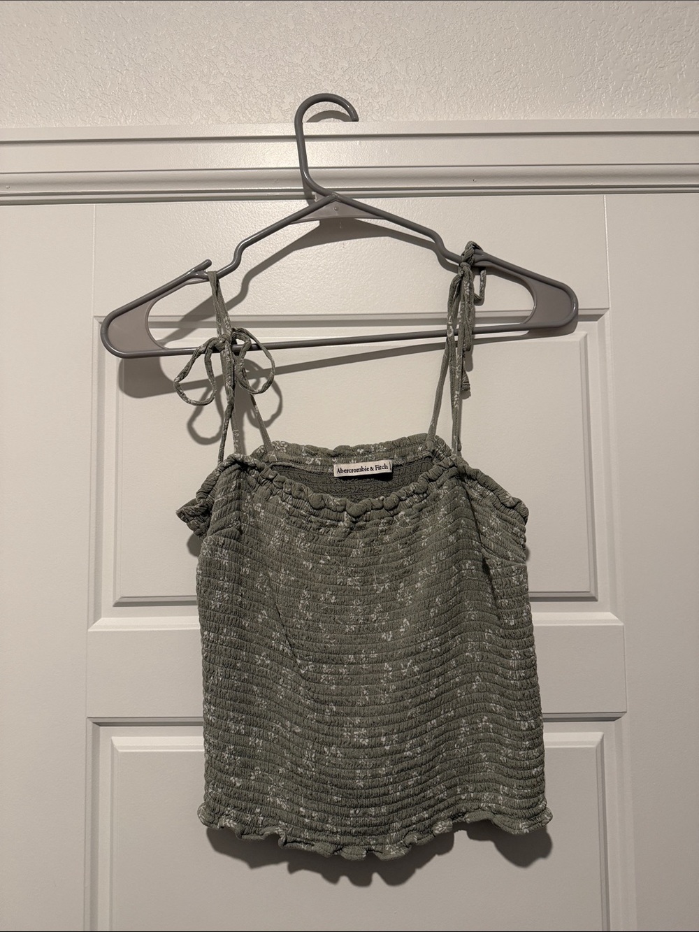 Abercrombie & Fitch Green Floral Tie-Shoulder Smocked Camisole